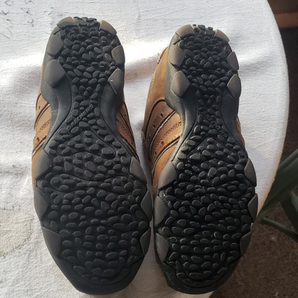 Shoes - Picture 4 of 4